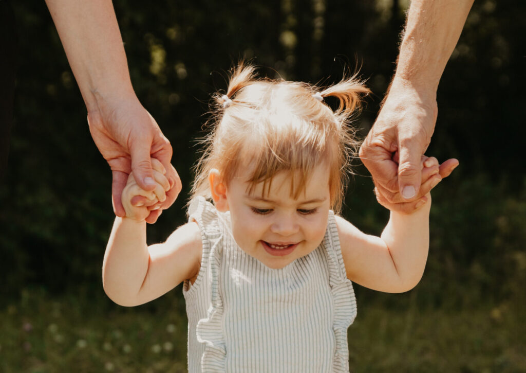 Familien Shooting Kinderlachen Sonnenuntergang Sommer Allgäu